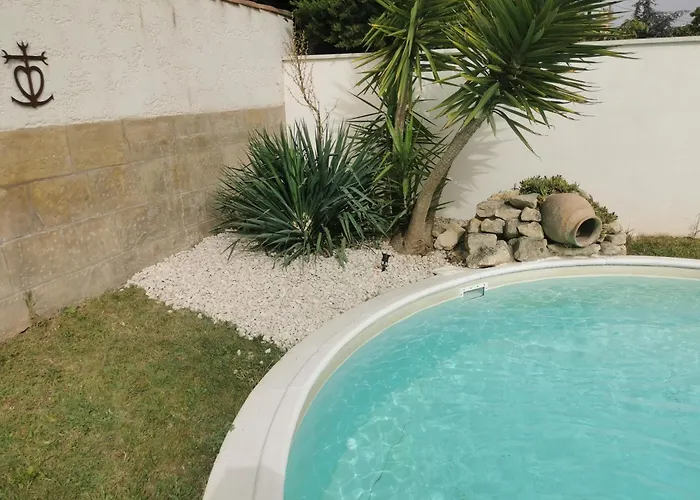 Superbe Confort Avec Piscine * Beaucaire (Gard)